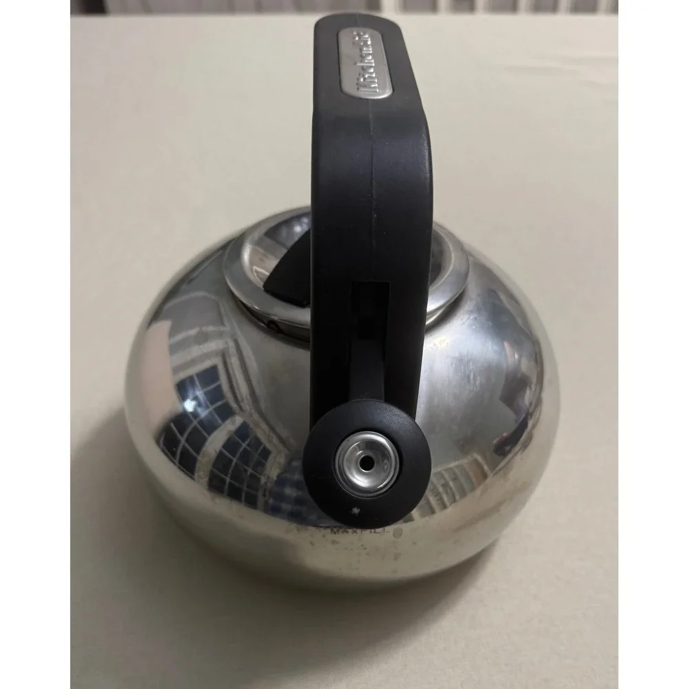 KitchenAid Stainless Steel Whistling Kettle 2 Quart 1.9L Black Handle‎